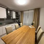 Apartment 140qm - 4 Zimmer- Parkplatz - Autobahn - Blauer - Mallibase