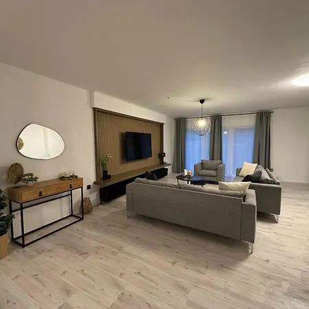 140qm - 4 Zimmer- Parkplatz - Autobahn - Blauer - Mallibase 公寓