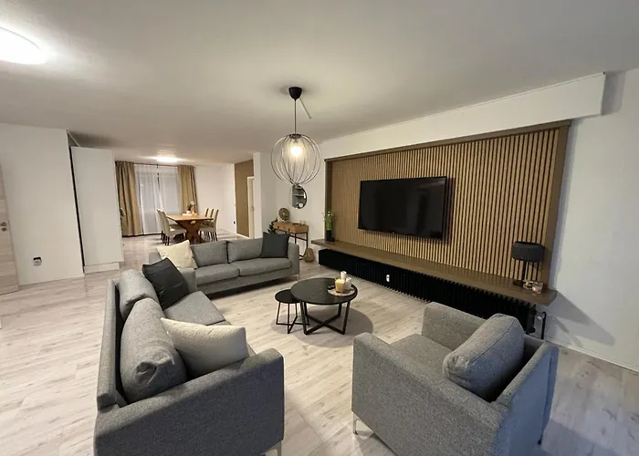 140qm - 4 Zimmer- Parkplatz - Autobahn - Blauer - Mallibase Appartement *