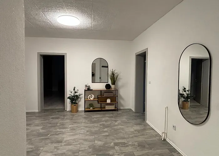 140qm - 4 Zimmer- Parkplatz - Autobahn - Blauer - Mallibase Appartement Garbsen