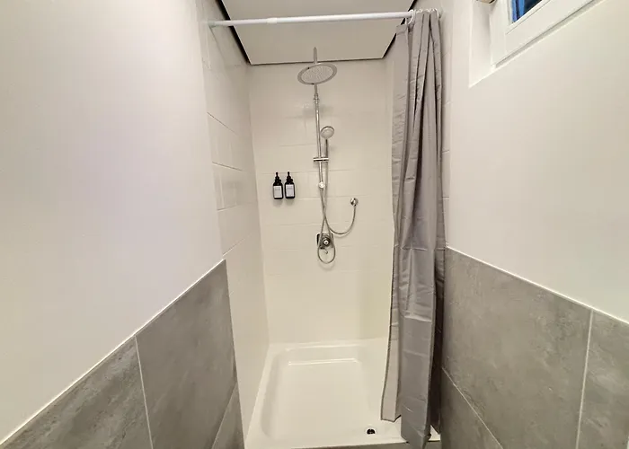 Appartement 140qm - 4 Zimmer- Parkplatz - Autobahn - Blauer - Mallibase Garbsen