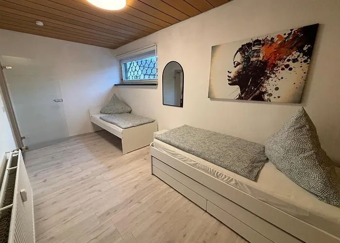 140qm - 4 Zimmer- Parkplatz - Autobahn - Blauer - Mallibase *