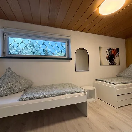 140qm - 4 Zimmer- Parkplatz - Autobahn - Blauer - Mallibase Apartment *